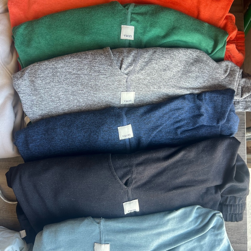 Vuori V-Neck performance Joggers - Black, Blue, Gray, Green, Orange